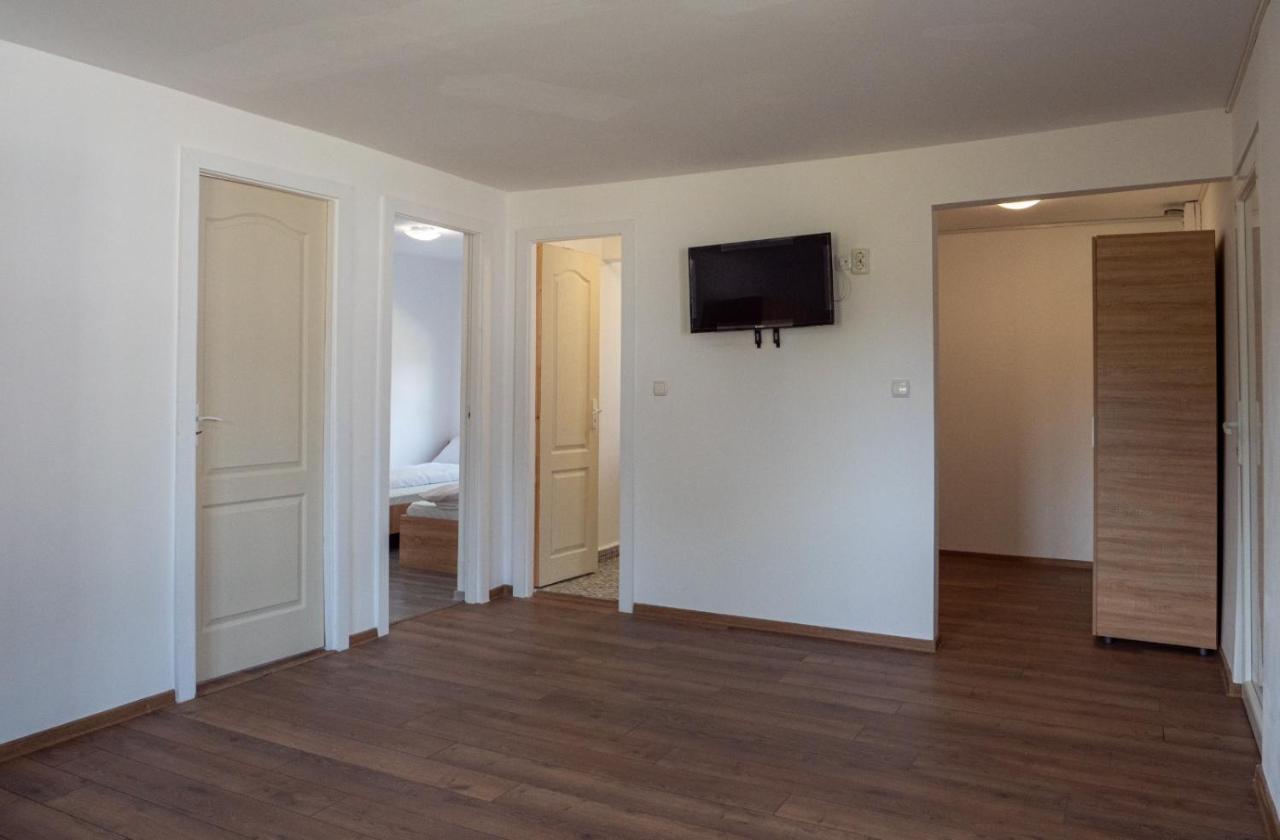 Poiana Cu Flori Aparthotel Σάτου Μάρε Εξωτερικό φωτογραφία